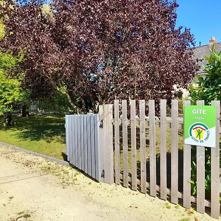 De Charme Renove Avec Jardin Clos, Baignoire Balneo Et Proche D'angers - Fr-1-622-27 *