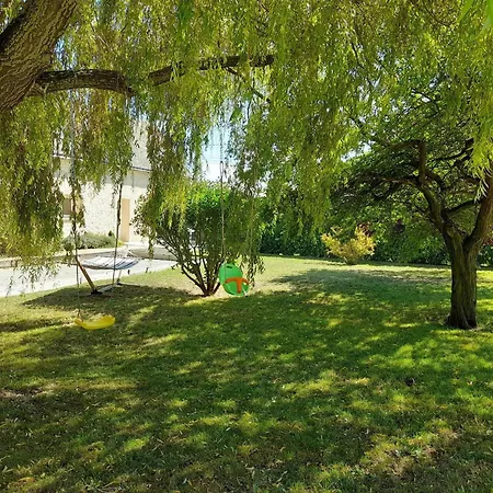 De Charme Renove Avec Jardin Clos, Baignoire Balneo Et Proche D'angers - Fr-1-622-27